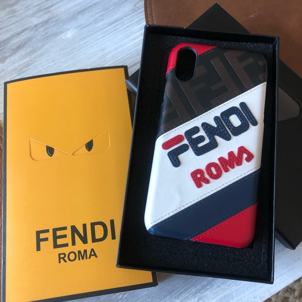 Fendi

FF Logo iPhone X Case